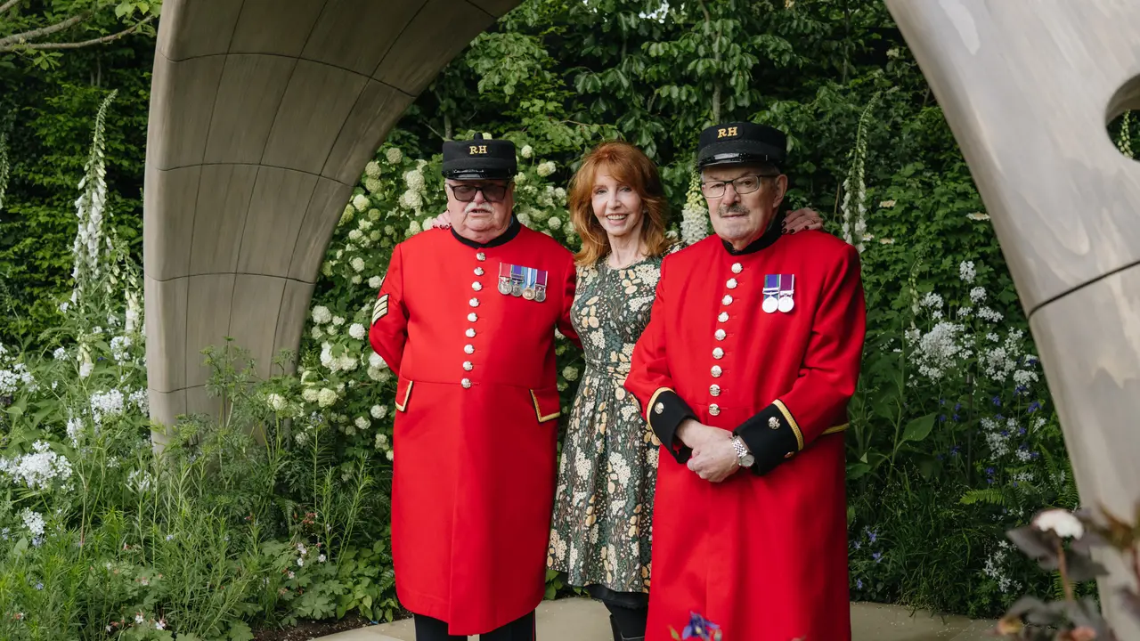 Parkinson's President Jane Asher with two Chelsea Pensioners who live with Parkinson's.