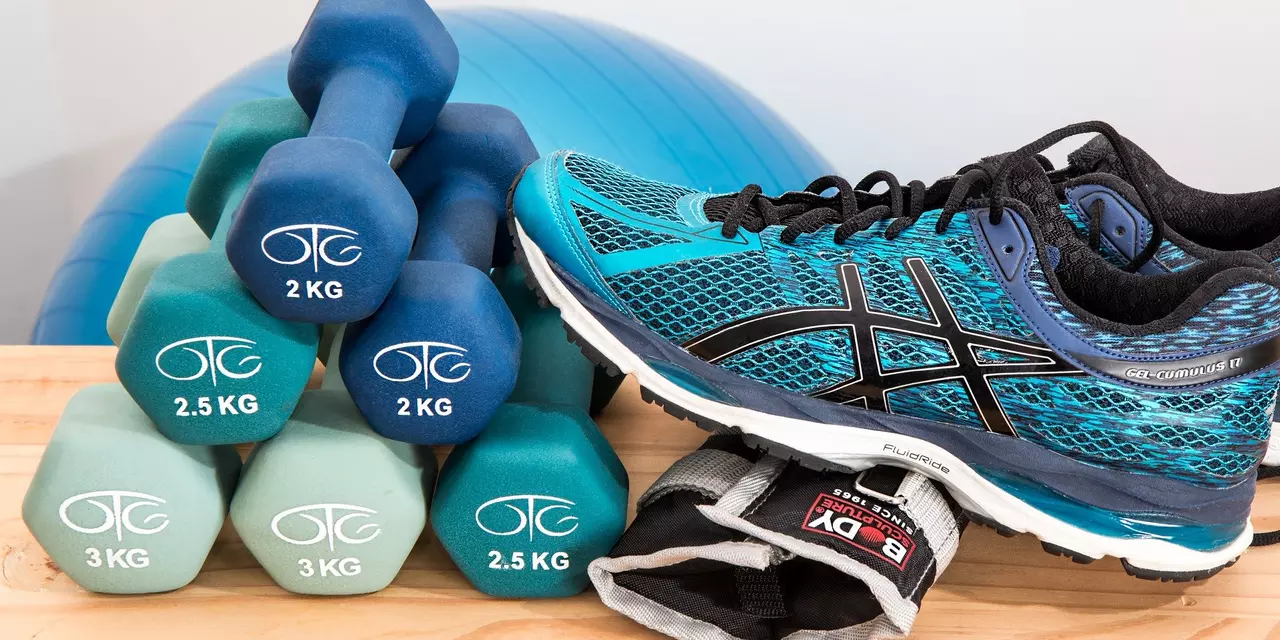 Dumbells and trainers
